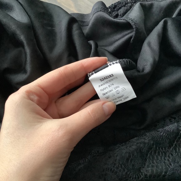 🖤 Gala Black Lace Dress with Bell Sleeves (excluded from sale) - Picture 9 of 9